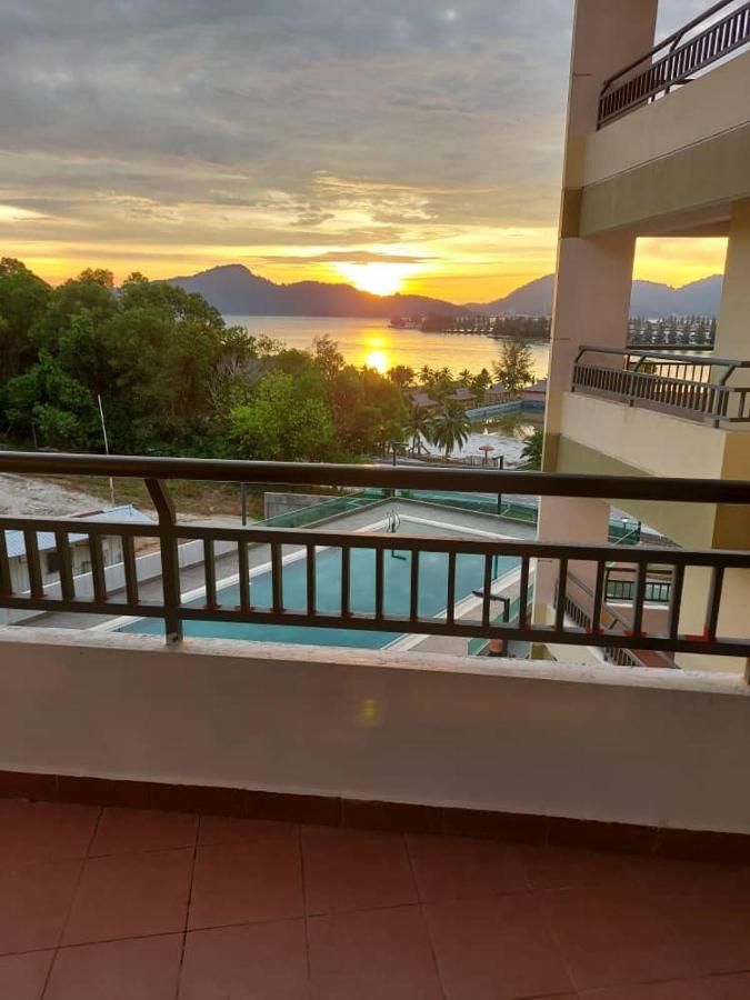 Marina Heights Seaview Resort 2 Lumut Kültér fotó